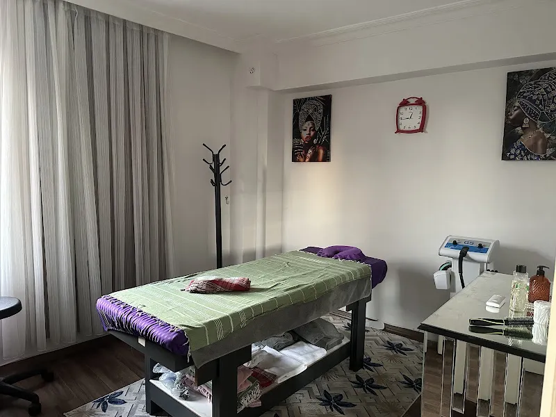 Lila Masaj Salonu — fotoğraf 1