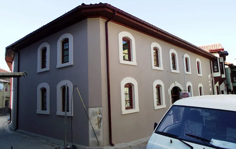 Akşehir Orta Hamam — fotoğraf 1
