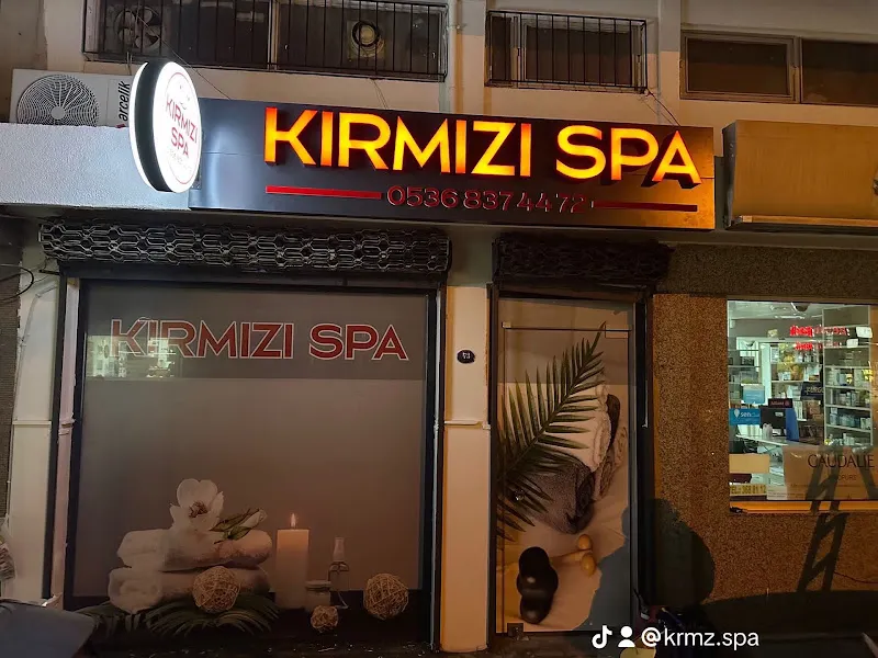 Kırmızı Spa Masaj Salonu — fotoğraf 1