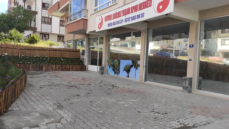 NATUREL SAĞLIKLI YAŞAM SPOR MERKEZİ MUSTAFA AYHAN ÖZDEMİR — fotoğraf 1